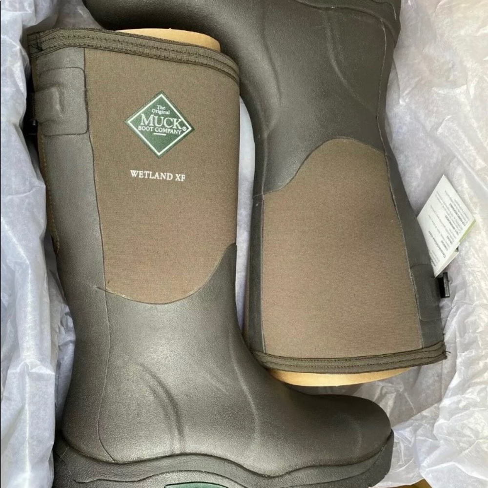 Women’s Wetland XF Muck Boots, Size 8
